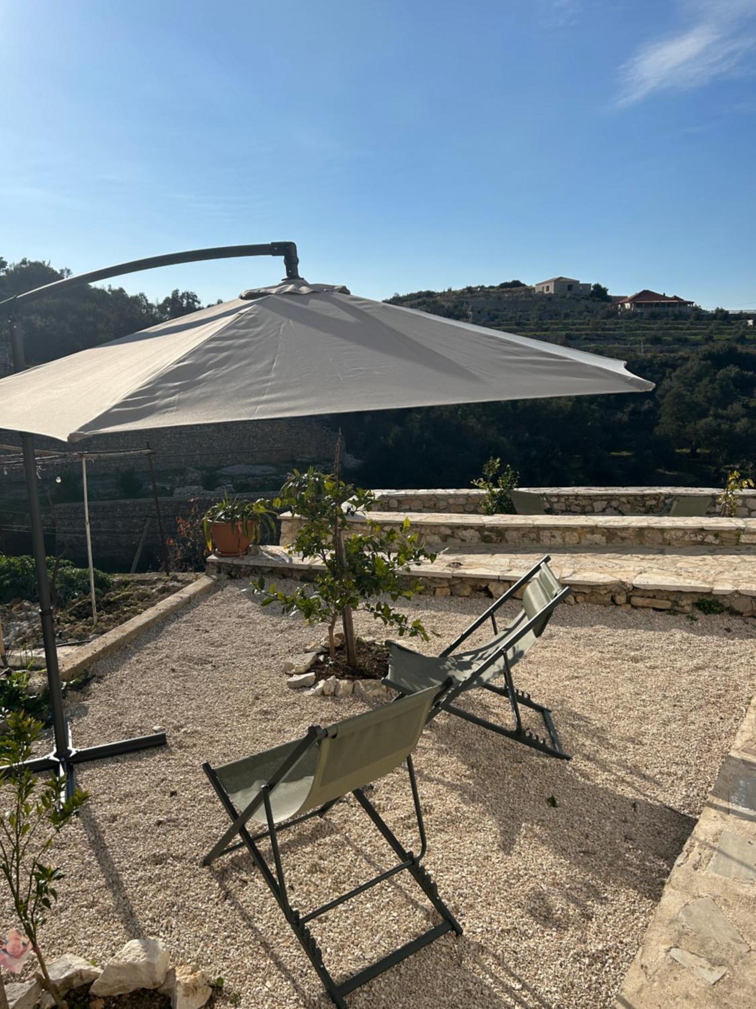 Hostel On The Hill - By Filikuri Beach Himare Exterior photo